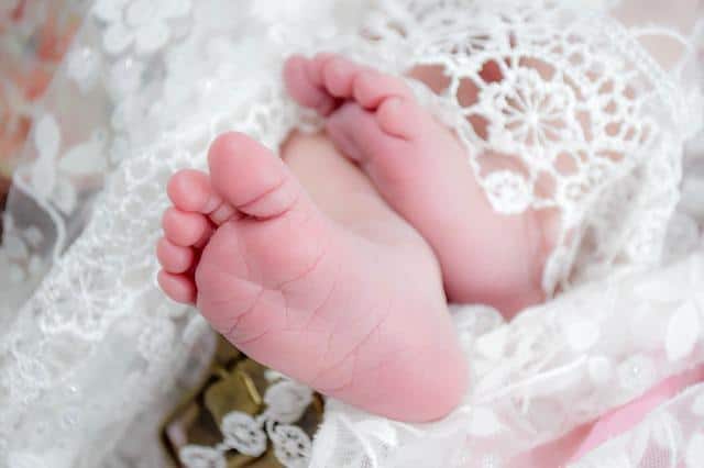 Babyschlaf - kleine Füße