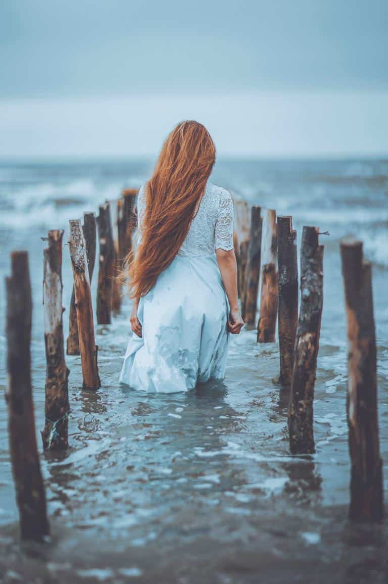 Frau in Wasser